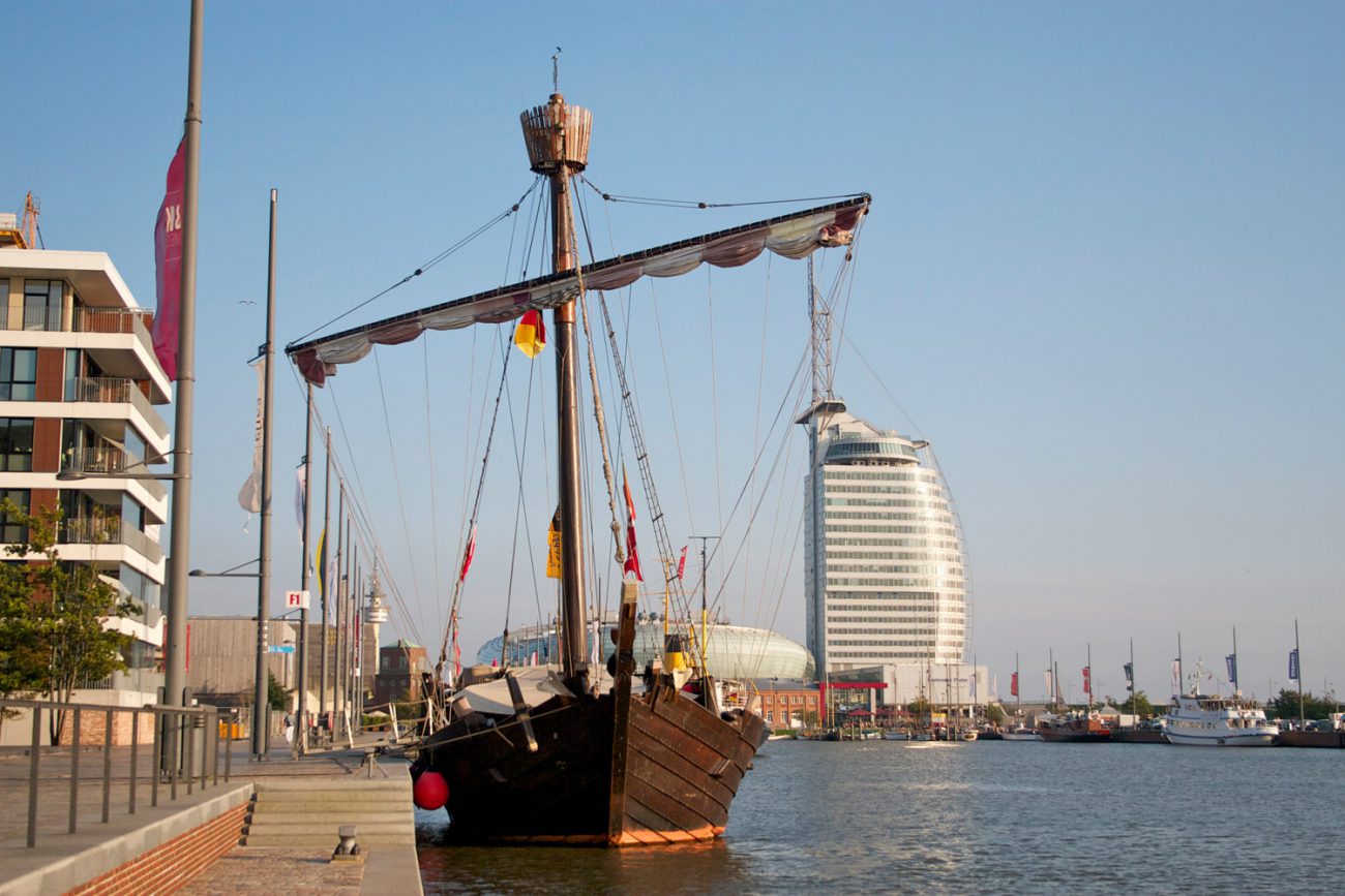 Hansekogge im Neuen Hafen EasySales Hansekogge Bremerhaven